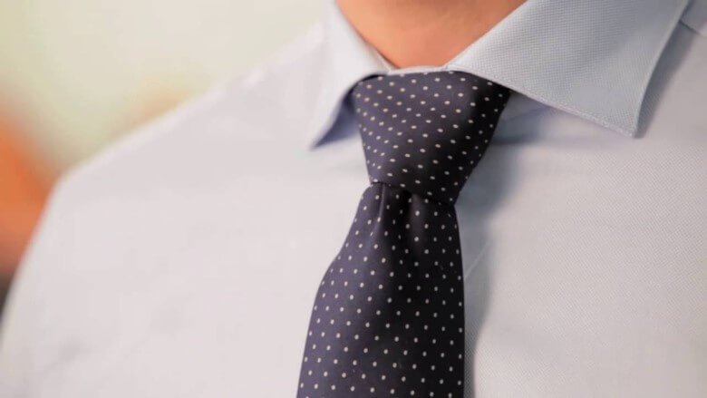 Krawatte binden: Einfacher Windsorknoten