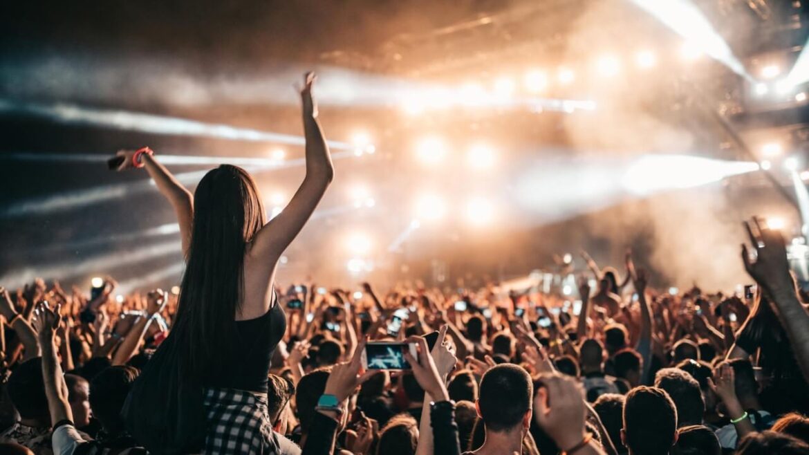 Das musst Du über den Festivalsommer 2022 wissen Festivalsommer 2022: Die ebsten Festivals in Deutschland