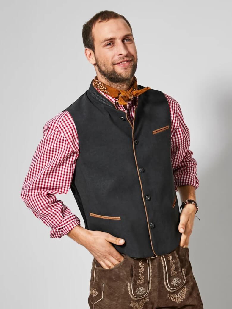Oktoberfest Outfit Herren: Hemd und Weste