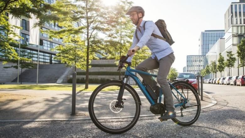 E-Bikes: Trekkingbike in der Stadt