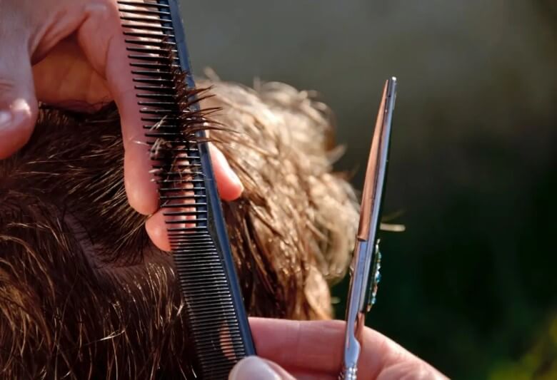 Haare selber schneiden: Das Haupthaar