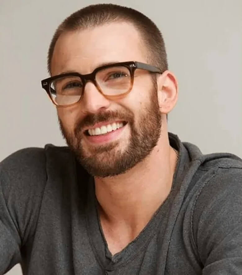 Frisuren mit Brille: Kurzhaarschnitt zur Brille