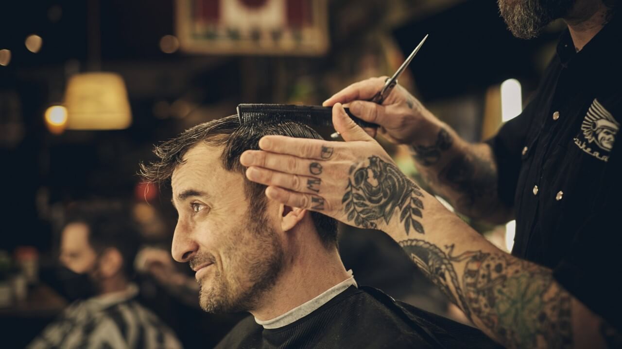 Wie oft sollte man zum Friseur?