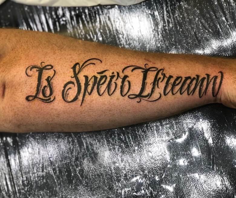 Bozschaften, Erinnerungen, Zitate - Schriften als Tattoo