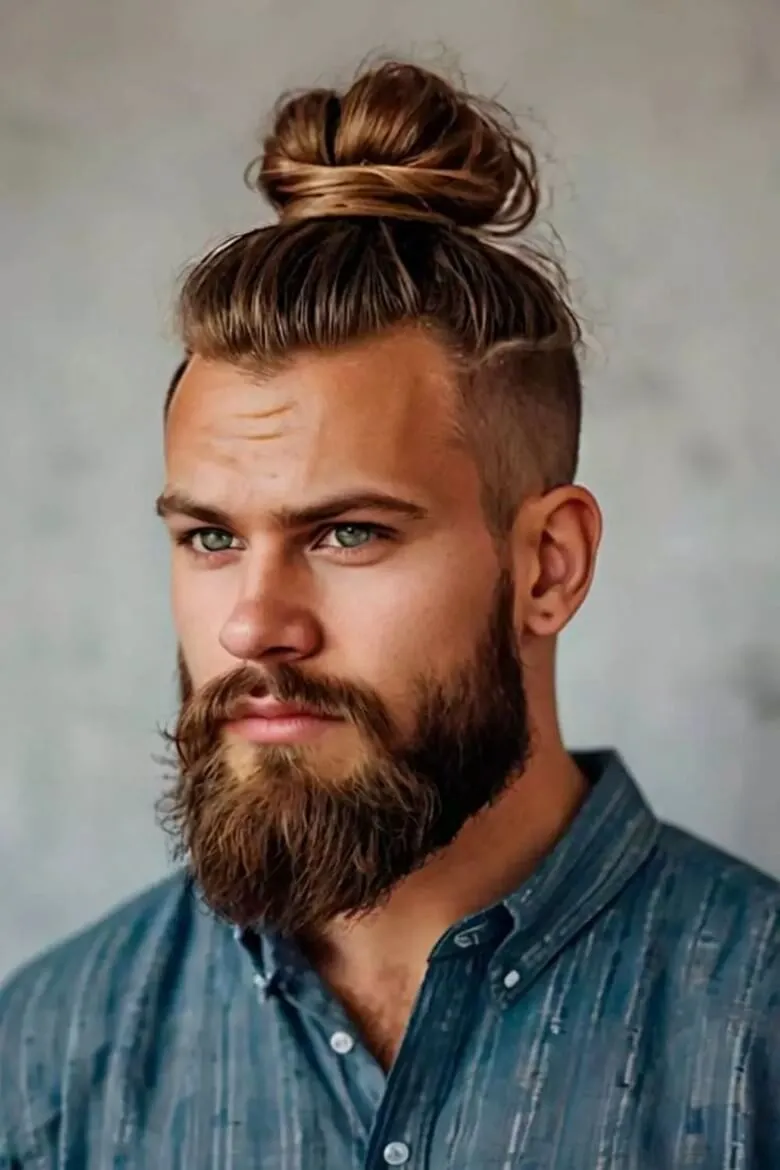 Wikingerfrisuren Trends 2026 - Viking Top Knot