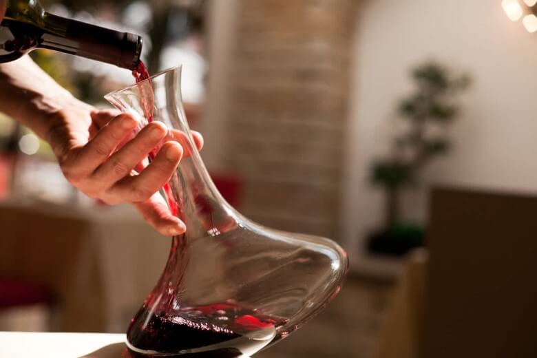 Wie Du Wein richtig dekantierst