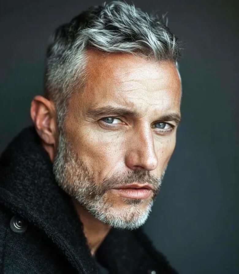 Moderne Silber-Fox Frisur für Männer