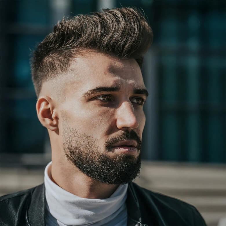 Trendfrisuren 2026 - Fade Cut mit Bart