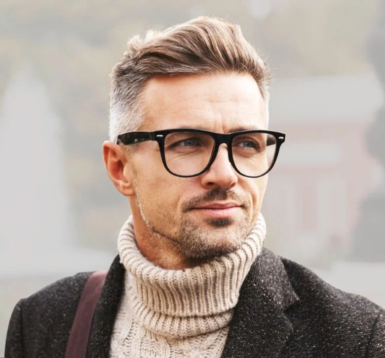 Stil ab 40 – moderne Brille und gepflegter Bart