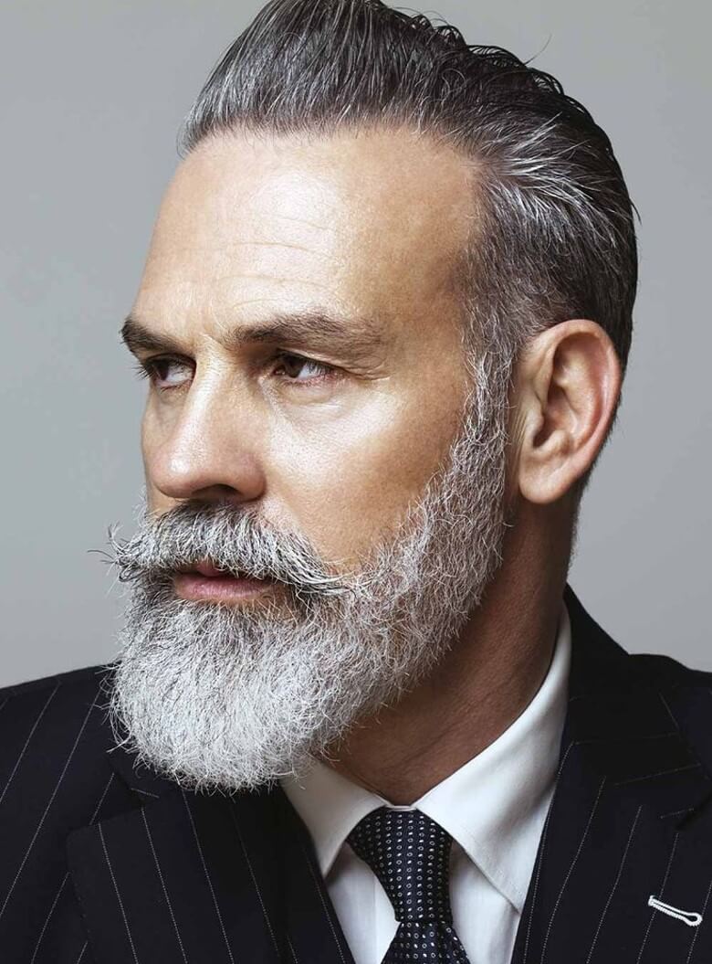 Grauen Bart pflegen - Vollbart