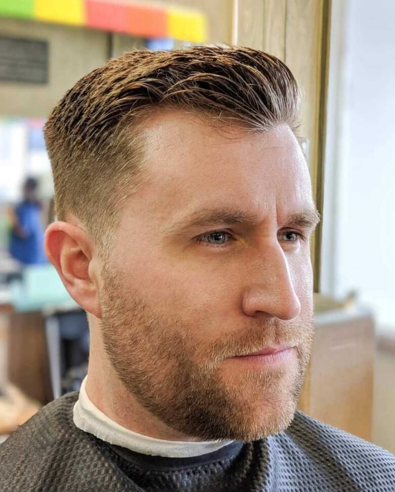 Ivy League Haarschnitt mit Bart