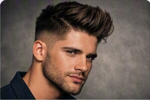 Moderner Quiff für Männer mit lässigem Volumen und strukturierter Textur – jugendlicher, stylischer Look für MyLifestyle‑Mentor.de.
